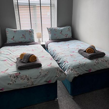 The Greens Apartment Farnworth Luaran gambar