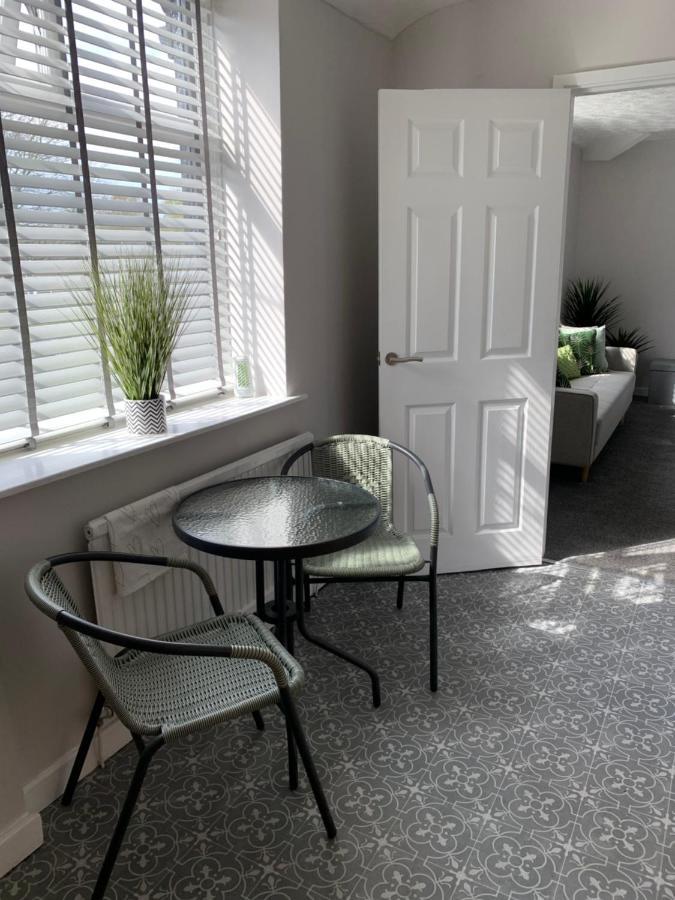 The Greens Apartment Farnworth Luaran gambar